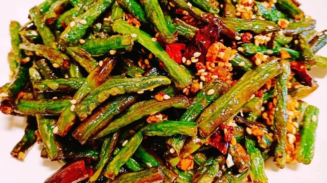 |俗称米饭杀手的家常菜推荐：尖椒炒五花肉，蒜香蟹柳条，干煸豆角