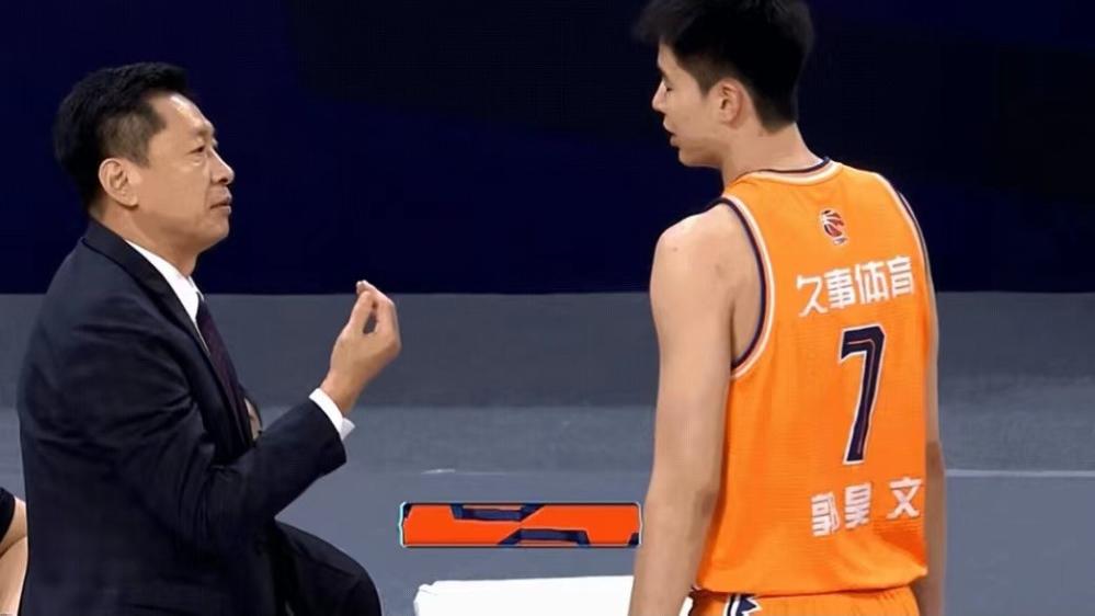 篮网队|别以为广厦稳晋级了！名记曝内幕，上海砸重金鼓励全队，钞能力！