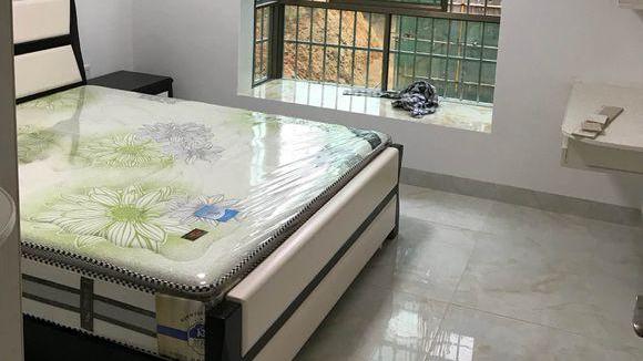 新家装修花10万，老妈怒骂我败家！看到电视墙，她笑着说超值