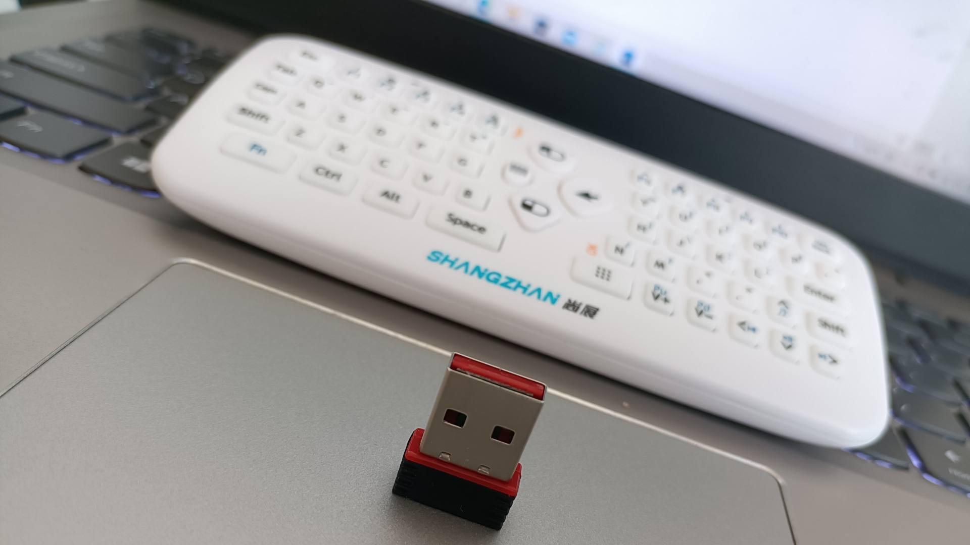 鼠标|鼠标玩出新高度，打字听歌玩游戏，尚展F2s智能空中键鼠轻松搞定