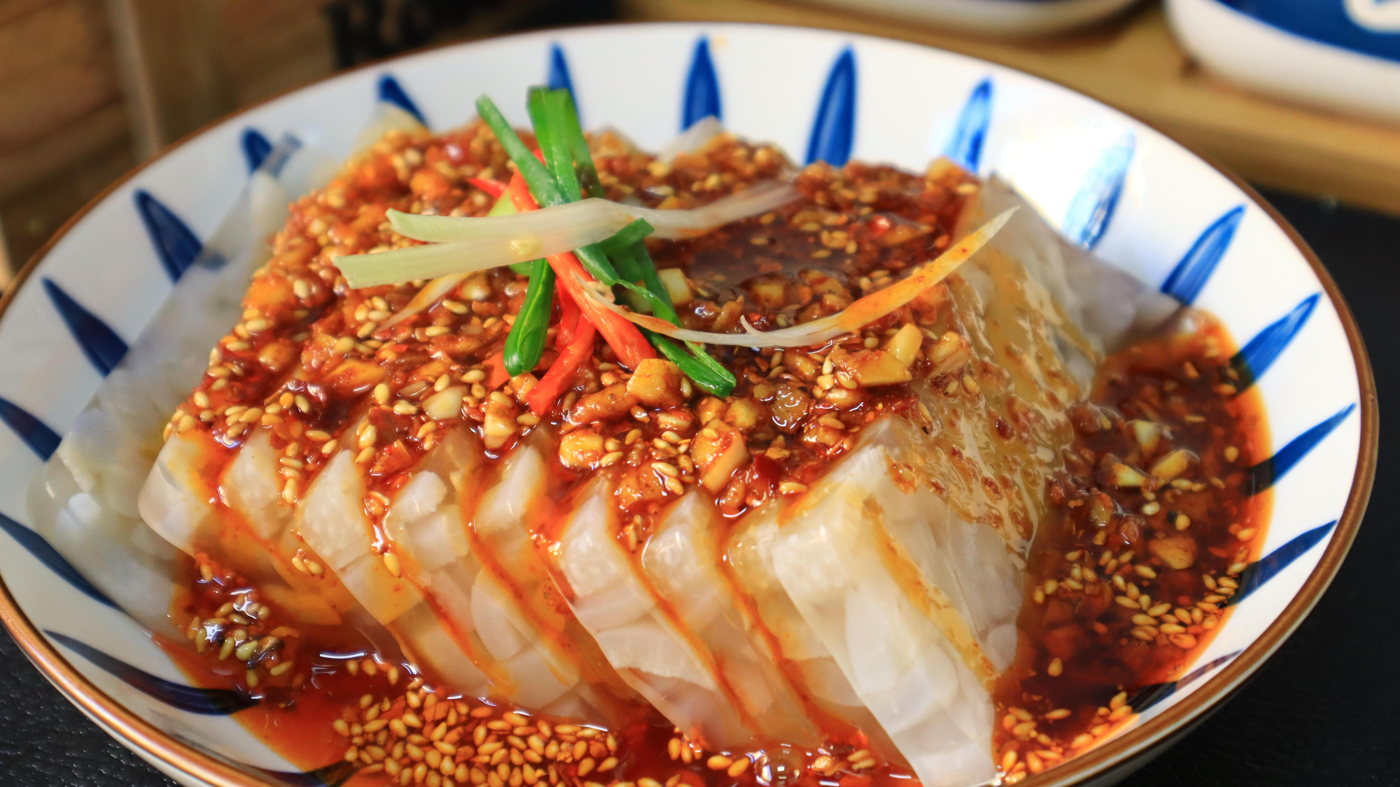 鸡爪|女人年过30岁，建议多吃4种“高胶原蛋白”食物，面如桃花显年轻