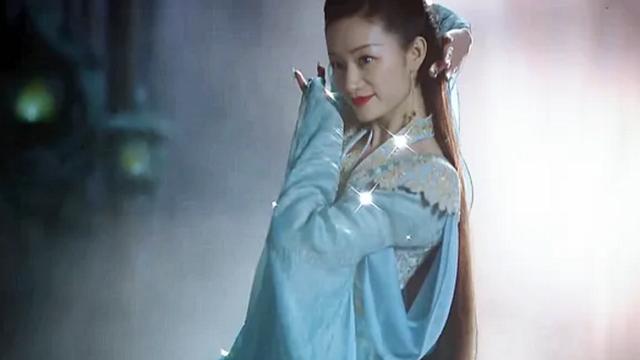 迪丽热巴|与君：顺德仙姬穿鱼尾裙跳舞，心疼长意之余，想起热巴的人鱼群