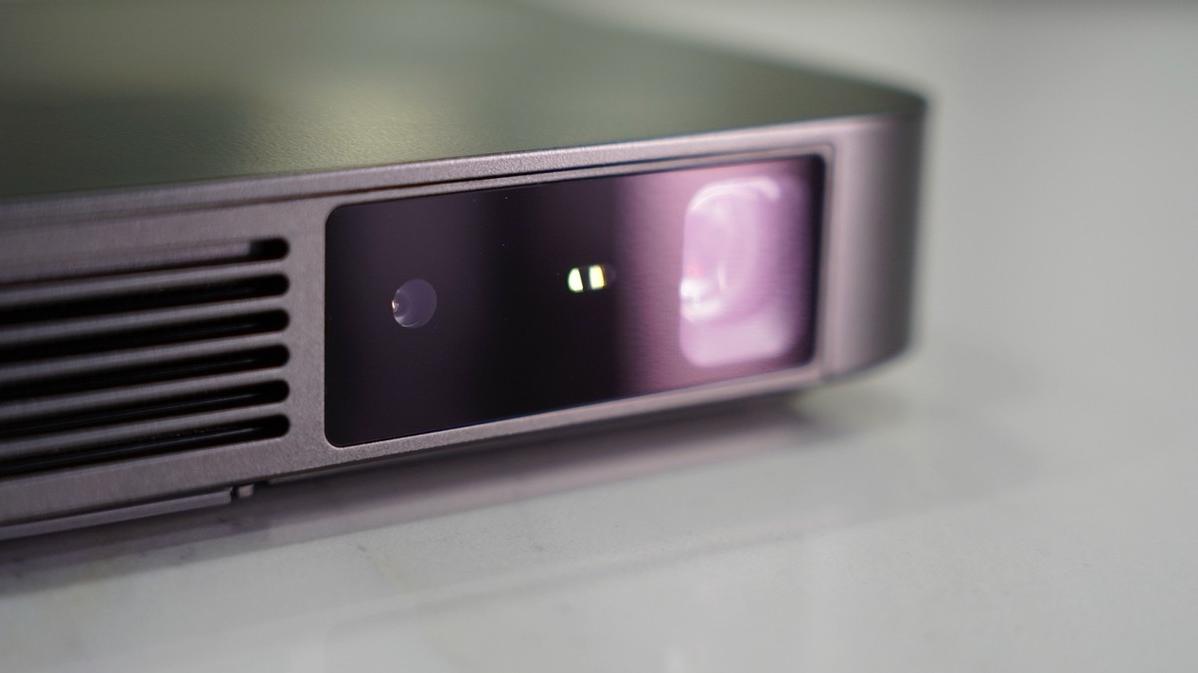 一加科技|租房也能看大屏，这款投影仪是你租房的生活调剂品嘛？