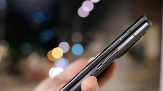 折叠屏|vivoXFold把玩数天，我愿称它为“最强”折叠屏，卖8999元不贵