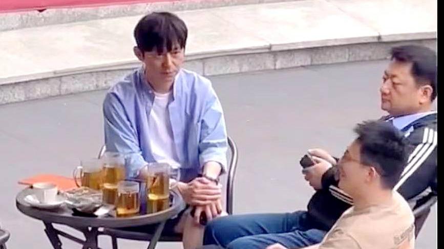 芒果台|何炅、汪涵与芒果台高层聊天，两位“一哥”联手主持同一个节目？