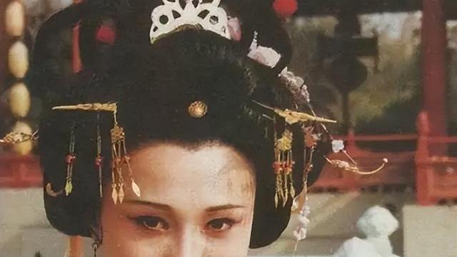 林芳兵|“杨贵妃”林芳兵：出道遭遇波折，老公宠爱30年，儿子是她的骄傲