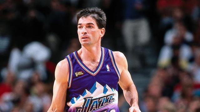 拉里·伯德|NBA历史五个位置最强的白人球员：控卫斯托克顿，小前锋大鸟伯德