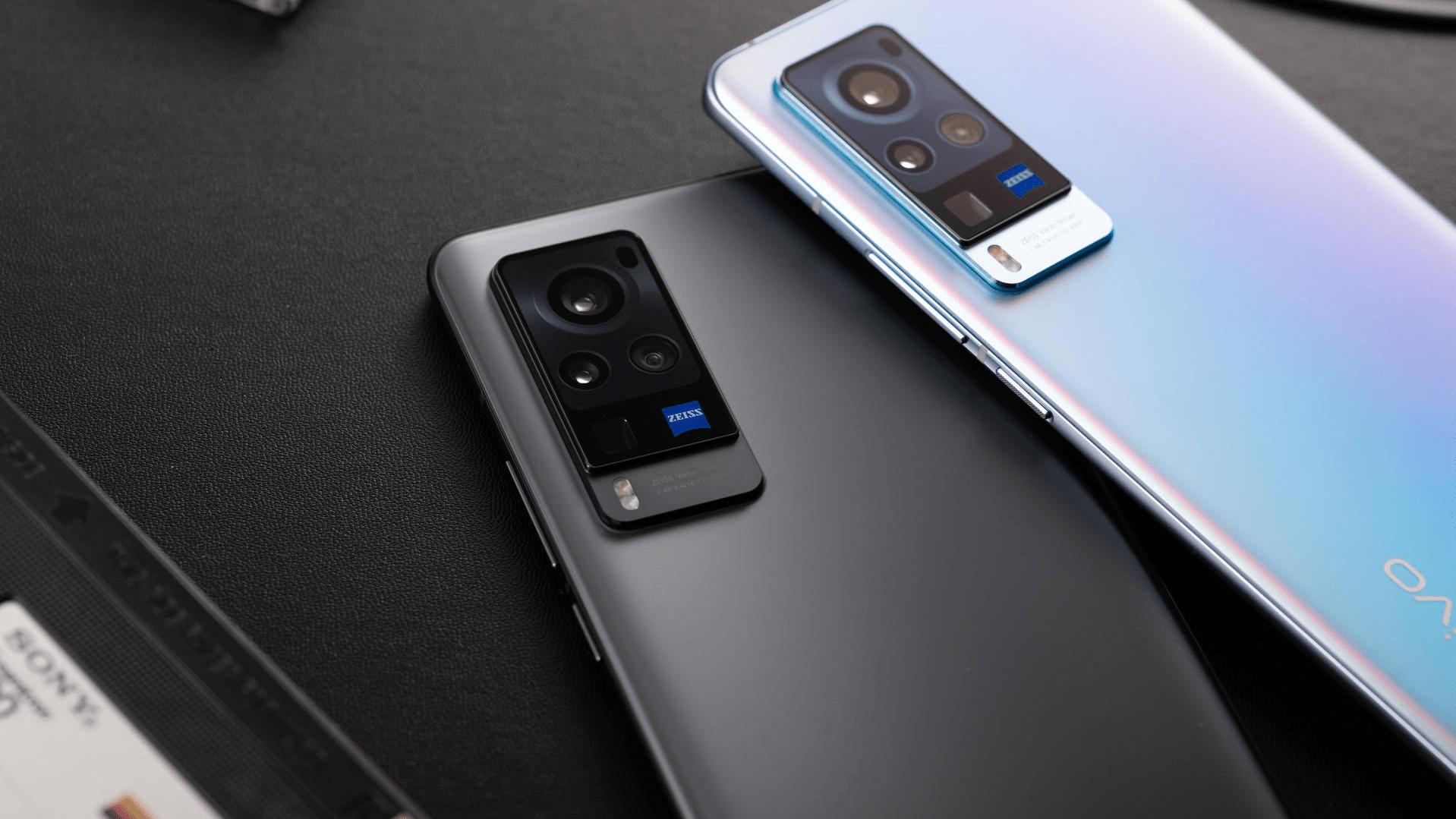 vivo x|vivo S15开售3299元，X60创“双低”，陷入低价漩涡，怎么选择？