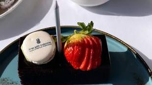 欧美明星|阿曼达·霍尔登浪漫庆生，50岁依旧风采动人，秘诀就是做自己