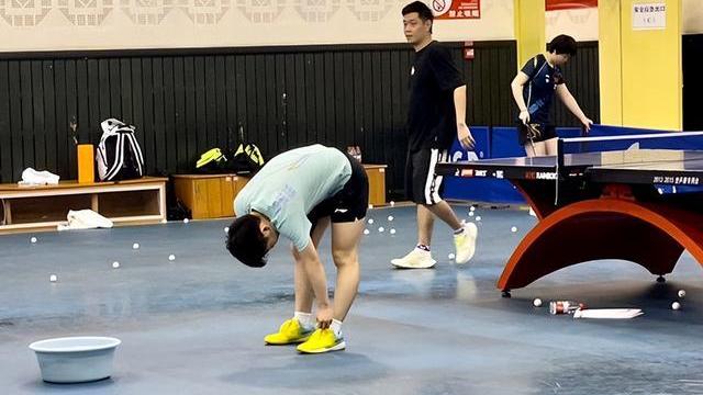 孙颖莎|双喜临门！孙颖莎获得新身份，成为中国乒乓球国家队的人气王！