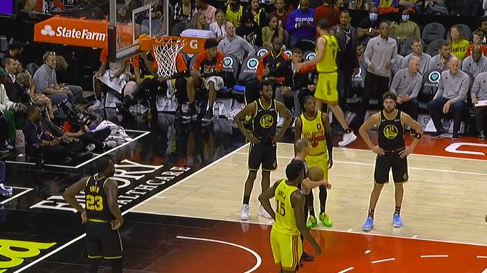 勇士队|10记三分球！克莱普尔18分钟狂飙44分，球迷预言：勇士要输了