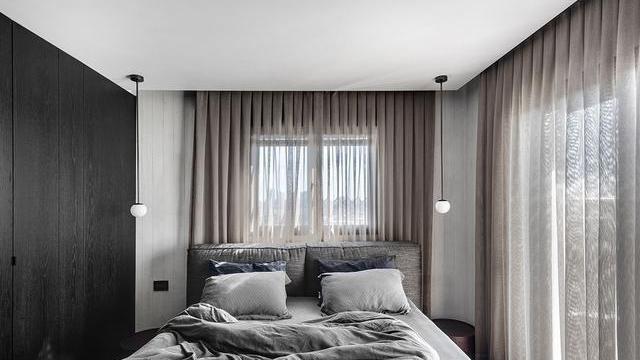 155㎡平层，30㎡景观阳台做主角，只装护栏不封窗，堪比空中别墅