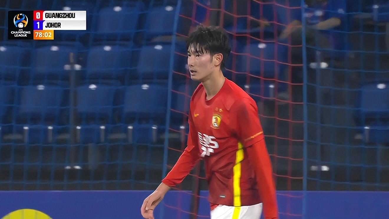 亚冠|初露峥嵘！恒大小将亚冠硬闯关，巧妙连过2名日本球员