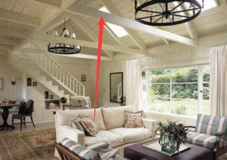 一旦客厅沙发这样摆放，暗示着妻离子散，钱财散尽，穷困潦倒！