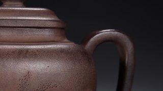 |清-杨季初款堆雕山水紫砂壶