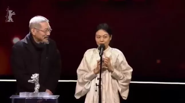 洪尚秀|韩国最著名不伦恋情侣当众秀恩爱，拿国际大奖为国争光依然被骂恶心！