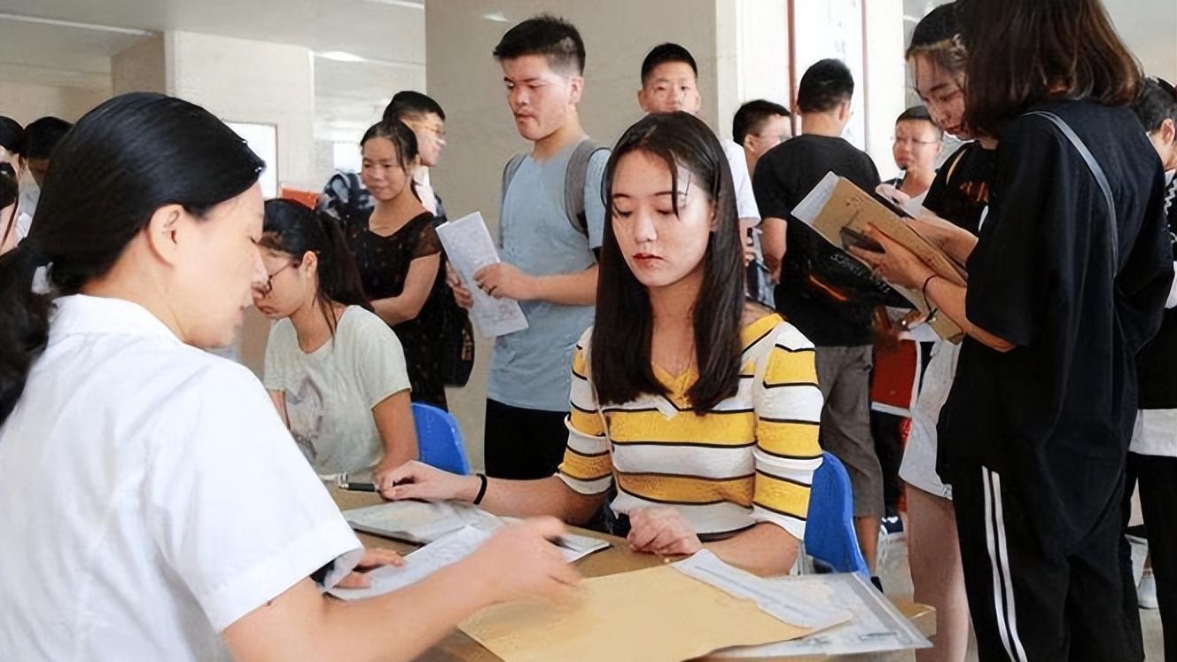 本科生|HR表示：公司不需要“三无”家庭的本科生，揭露当今的求职处境