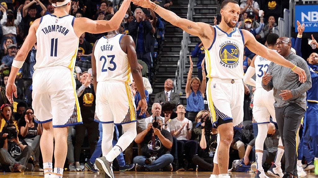 威金斯|老兵不凋零！NBA老将齐高光：34岁库里打破纪录 35岁霍福德秀隔扣