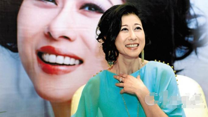 刘亦菲|叶倩文：插足闺蜜婚姻，嫁给林子祥25年做丁克，60岁的她幸福吗？