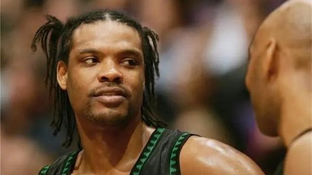 紫菜|NBA奇葩发型有多少？米勒的像小花，罗尼图里亚夫像屠夫