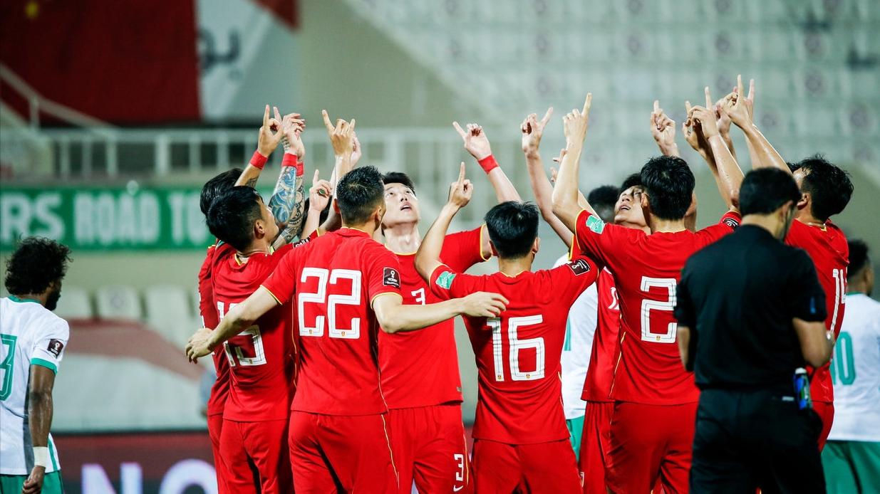 董路|国足1-1沙特，董路凌晨辱骂球迷惹众怒，球迷保留证据铁证如山