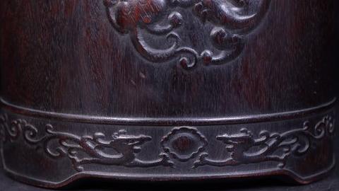 文房|回流：老紫檀木雕文房笔筒。