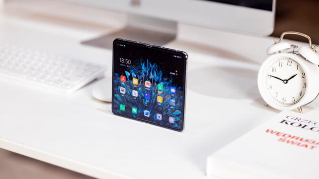 折叠屏|平民级折叠屏时代要来了！国产厂商先后发力，今年6K+就能到手？