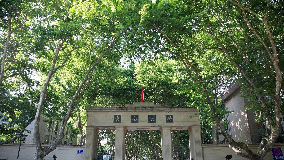 研究生迎来新变化，多所高校宣布延长研究生学制，学生却意见不一