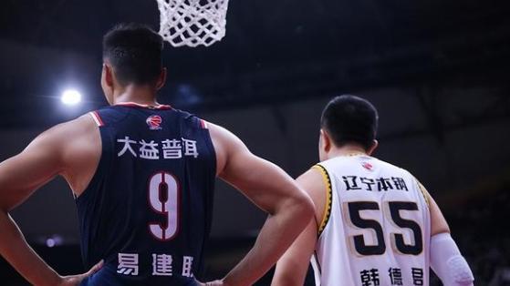 广厦|冰火两重天，季后赛两场半决赛为何关注度相差悬殊？