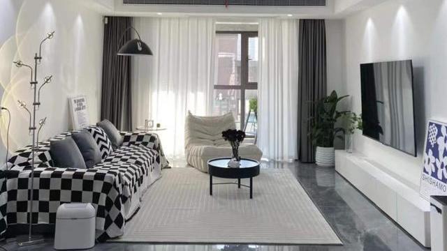 90后夫妇坚持“穷装”，136才花13W，全屋干净整洁没有一丝俗气