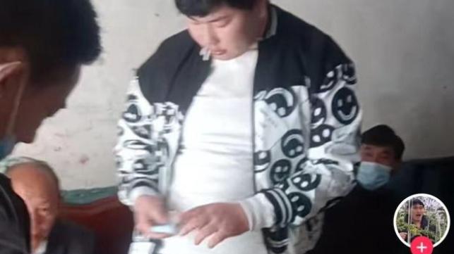 陈亚男|朱之文准儿媳家境曝光，仅职业比得上陈亚男，网友：十年怕井绳