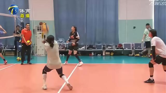 王宝泉|天津女排教练团队迎新人！冠军主帅加盟，或接班王宝泉延续辉煌