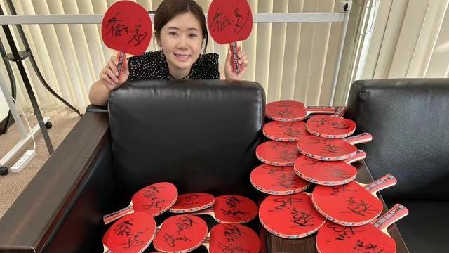 底妆 福原爱晒近照，离婚后生活惬意，户外烧烤，DIY美甲停不下来