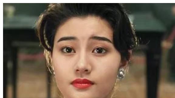 李嘉欣|李嘉诚深夜带李嘉欣回家，给她巨额支票，妻子看到气绝身亡