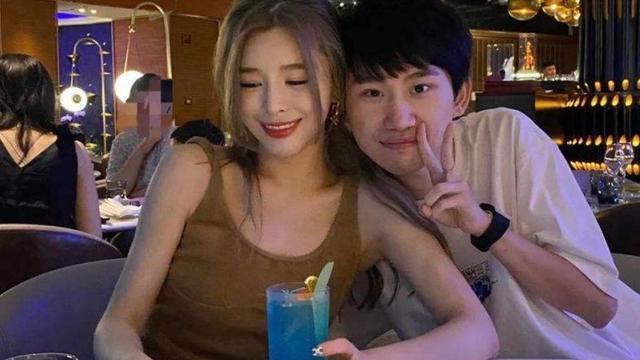 糖小幽|糖小幽自曝正积极备孕，Doinb哽咽透露：去年主动提了离婚