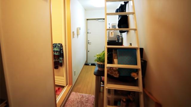 90后姑娘住进日本8㎡“缝隙房”，吃饭坐地上，睡觉爬梯子