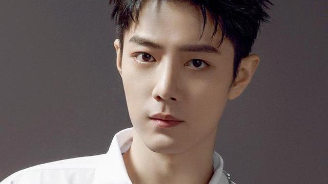 肖战|肖战官宣和“老友”续约，直言再次出发，全球代言人身份未变