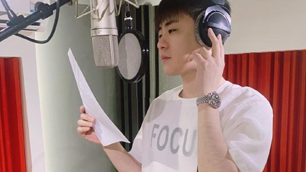 张云雷|德云社张云雷发文，告知粉丝今晚加班，柠檬：是在录制新歌吗？