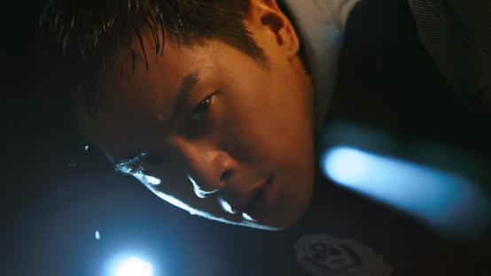 李大为|警察荣誉：曹建军的牺牲没意义，是自己找死？他不挡枪李大为必死