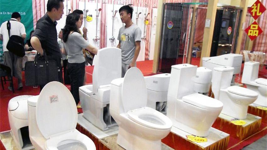 明明直冲马桶价格更低，为何大家却喜欢买贵的虹吸式马桶？