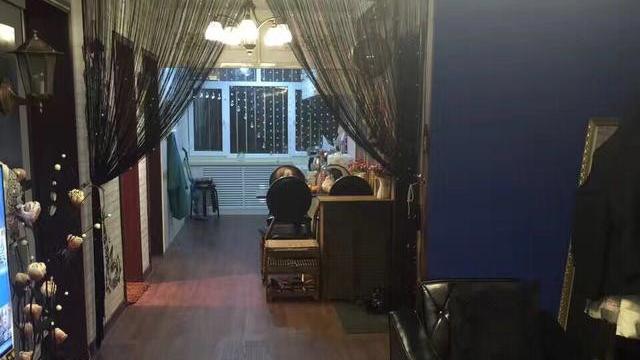 老公自己动手装修的新房，满屋黑漆漆，被邻居吐槽像灵堂！