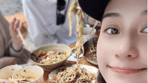 何超莲|何超莲窦骁吃路边摊被拍！女方脸蛋热到通红，穿拖鞋露出一双细腿