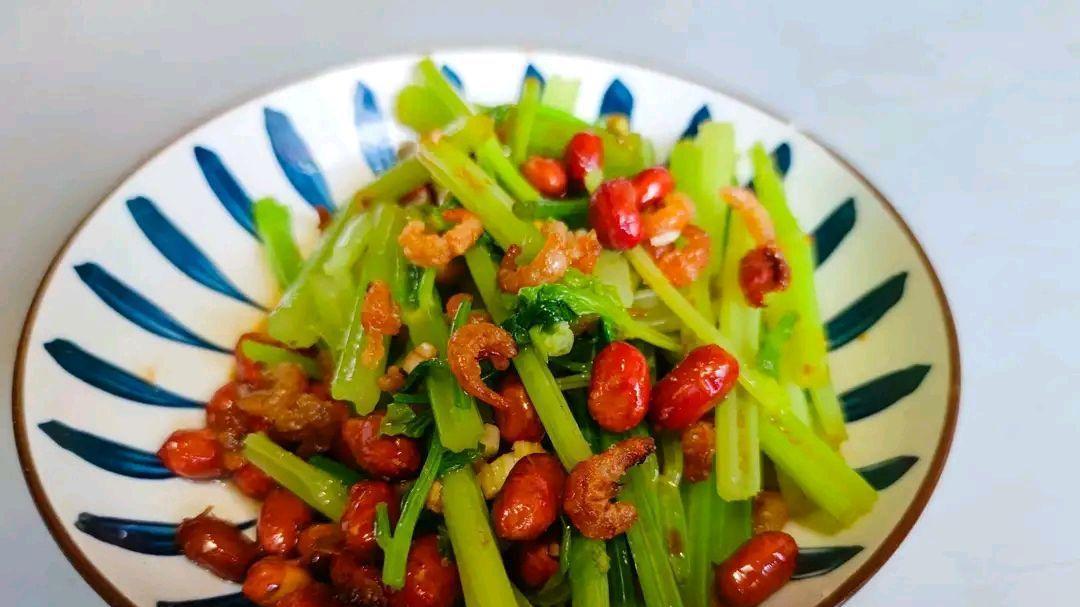 脾胃|霜降来临，建议男人：少吃韭菜和柿子，多吃4样，润燥营养不上火