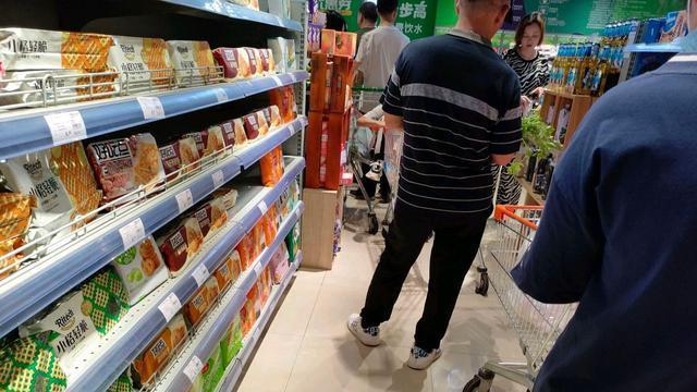 退休|失业率居高不下，毕业生难找工作！内行人建议：让年老人提前退休