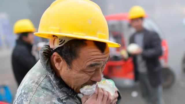 2023年起，农民工男60岁、女55岁打工迎新规：或将被统一“清退”
