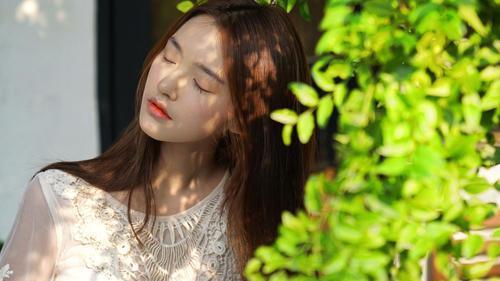 香香 女生坚持3个习惯，不仅比同龄人显白，久了还会有体香