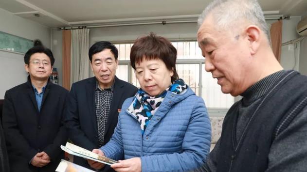 教师|学校招聘退休教师，1节课能有60元工资，且不用坐班，你去不去？