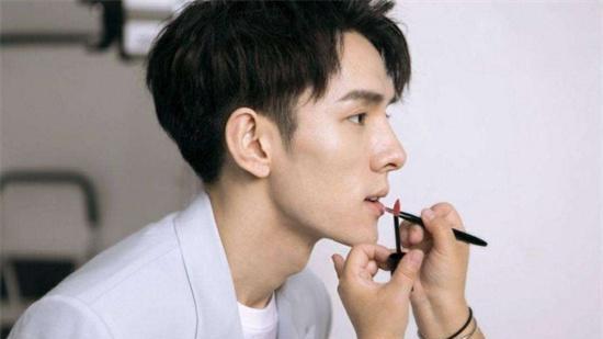 带货 实力派带货一哥李佳琪 力荐的10款优秀护肤品 效果真的太牛了