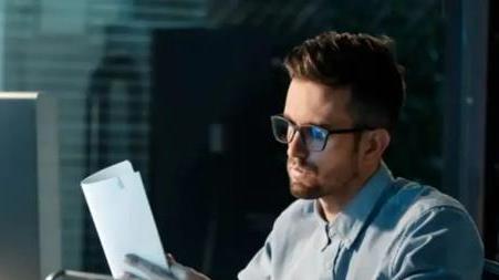 护眼|人的衰老并不是匀速的？研究表明：人在3个年龄段老的最快