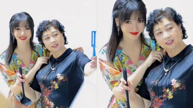 柳岩|柳岩更新动态，与母亲同框录节目，两人合照气质超好